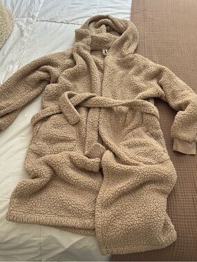 Pottery Barn Cozy Sherpa Robe in Taupe